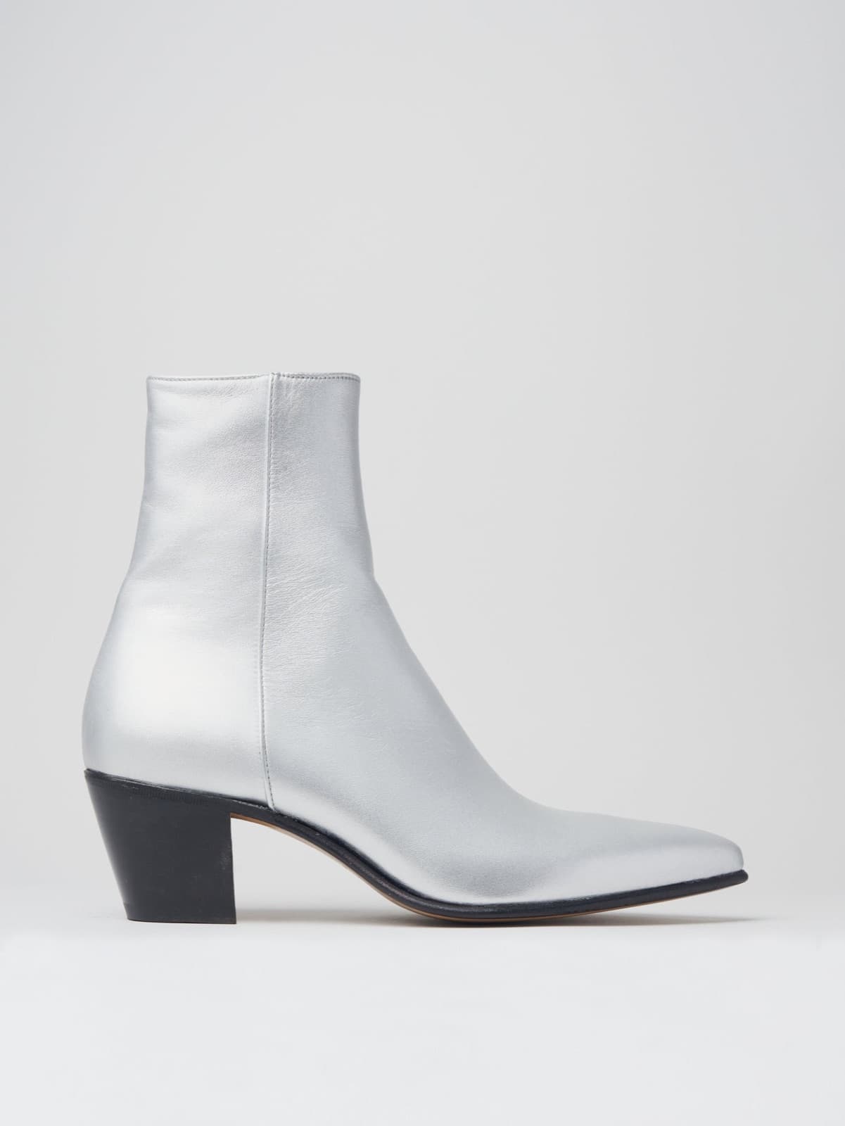 Nico 60mm women's ankle boot in silver calfskin, product photograph from the live BAGGATTI PARIS store